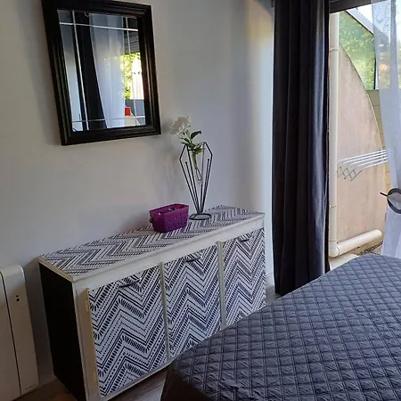 T2 Avec Parking Proche Centre - Fr-1-571-69 Apartment *
